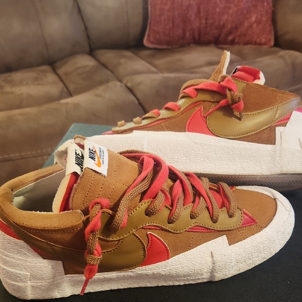 "Nike Blazer Low × Sacai Sneakers - Picture 4 of 8